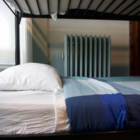 Wrigley - (adults Only) Hostel *