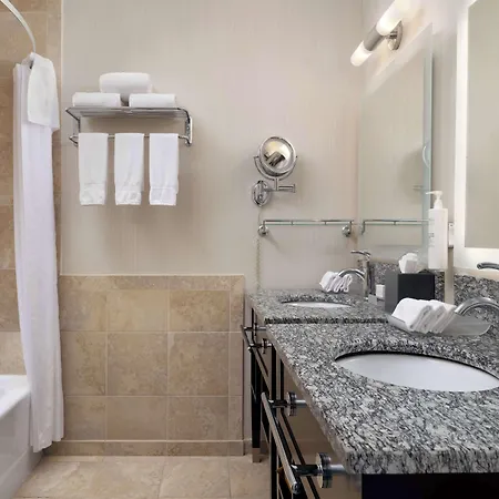 Homewood By Hilton Downtown - Magnificent Mile 3*