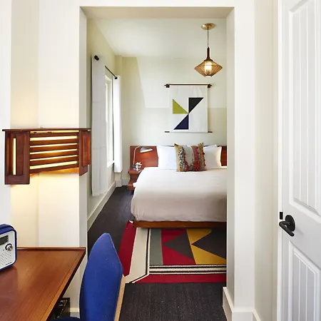 Hotel Freehand 4*