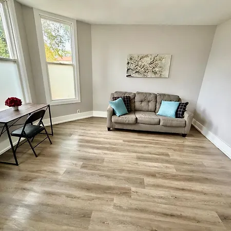 Homestay Beautiful Near Downtwon - Free Parking!