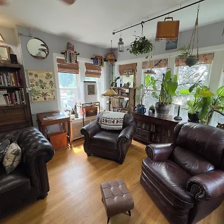 Tranquil Library 2brm 1bath Private Eclectic At Solar * Chicago