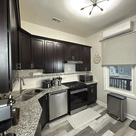 Stylish 2bedroom W Games & Free Parking
