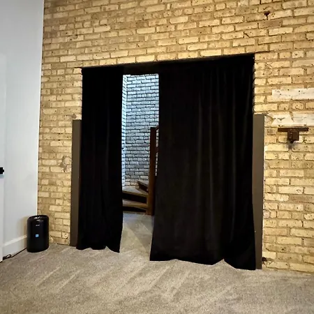 Huge! 3 King Bedrooms With Private Rooftop Lounge On Fulton Market Apartment Chicago