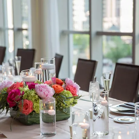 Hotel Londonhouse Chicago, Curio Collection By Hilton