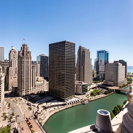 Londonhouse Chicago, Curio Collection By Hilton