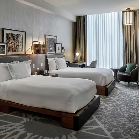 Londonhouse Chicago, Curio Collection By Hilton