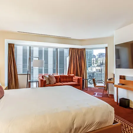 By Marriott Downtown Magnificent Mile Hotel Chicago