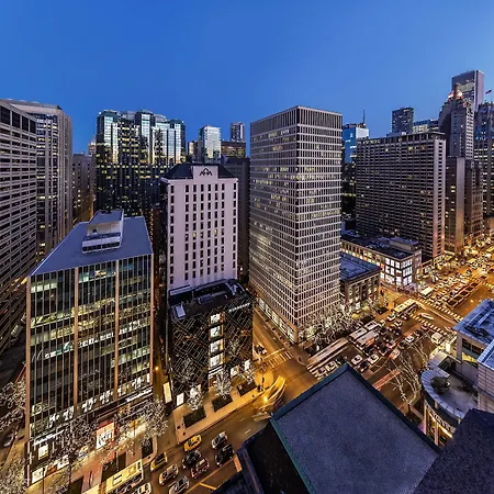 By Marriott Downtown Magnificent Mile 3*
