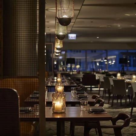 Hotel By Marriott Downtown Magnificent Mile