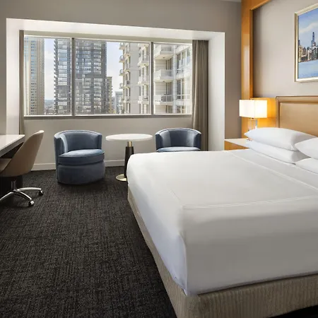 Hotel By Marriott Downtown Magnificent Mile 3*