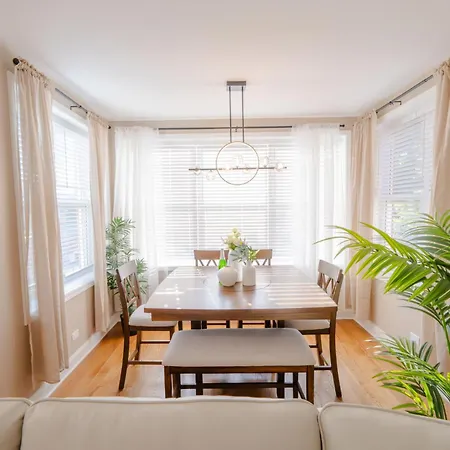 Luxury 9 Bedroom Mins From Downtown And The Villa
