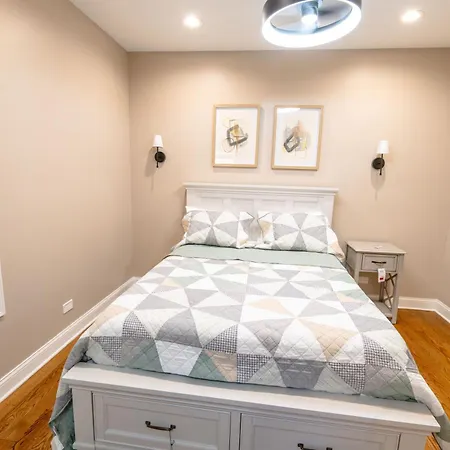 Luxury 9 Bedroom Mins From Downtown And The Chicago