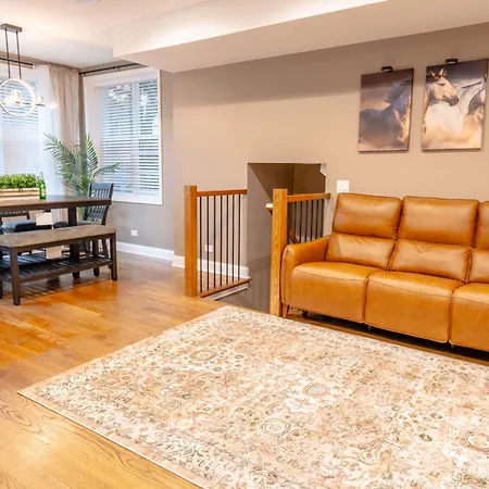 Luxury 9 Bedroom Mins From Downtown And The *