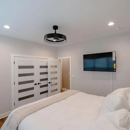 Luxury 9 Bedroom Mins From Downtown And The Villa *