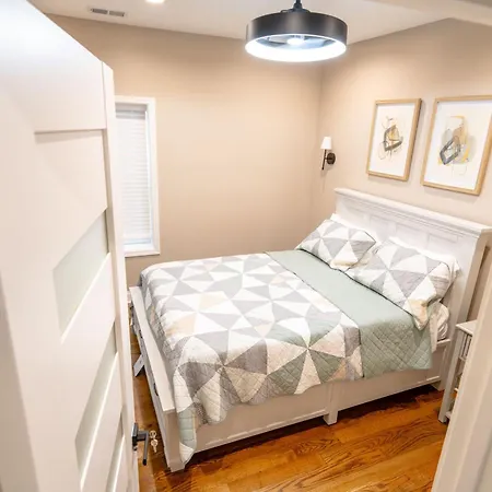 Luxury 9 Bedroom Mins From Downtown And The Villa