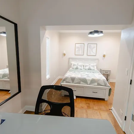 Luxury 9 Bedroom Mins From Downtown And The Chicago