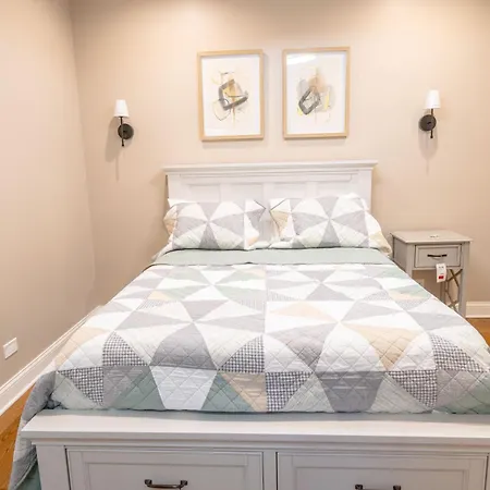 Luxury 9 Bedroom Mins From Downtown And The Chicago