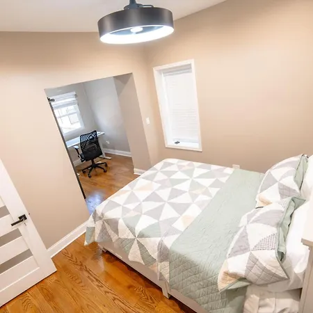 Luxury 9 Bedroom Mins From Downtown And The