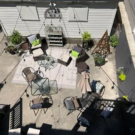 Two Bedroom Garden * Chicago