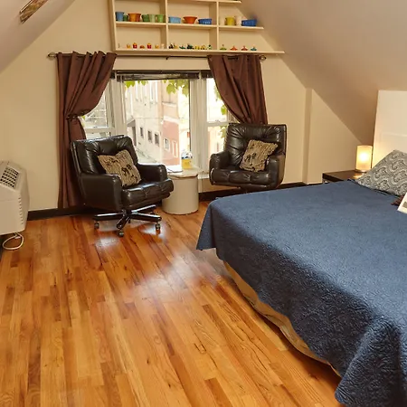 Bed & Breakfast Ray's Bucktown 3*