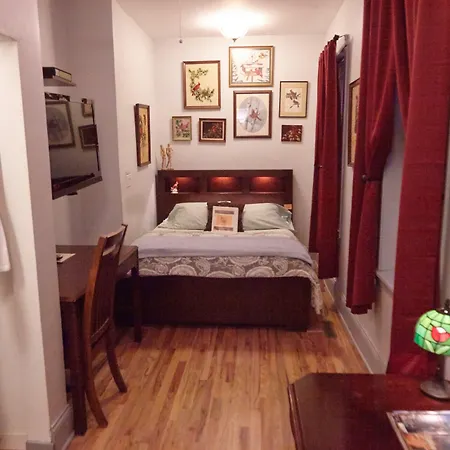 Ray's Bucktown Bed & Breakfast