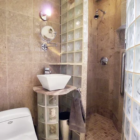Bed & Breakfast Ray's Bucktown 3*