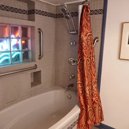 Ray's Bucktown 3* Chicago