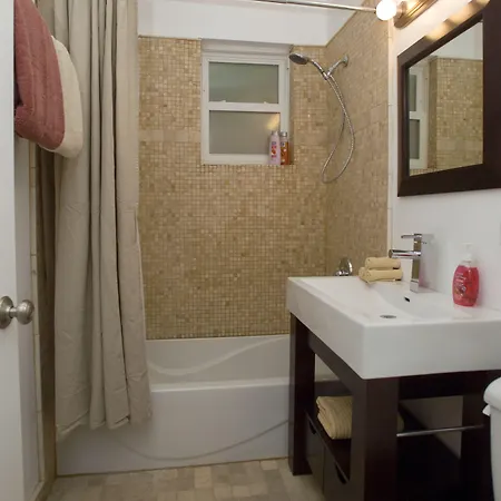 Bed & Breakfast Ray's Bucktown 3*