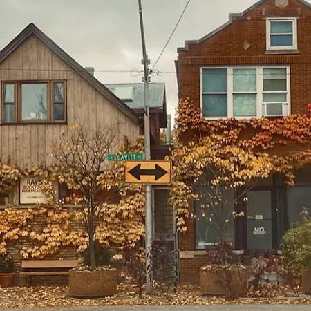 Ray's Bucktown Bed & Breakfast