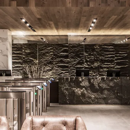 The & Athletic Club At Midtown Chicago