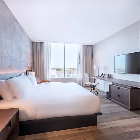 Resort The & Athletic Club At Midtown Chicago