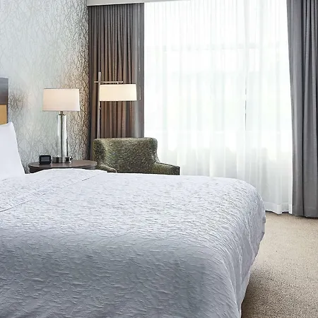 Home2 By Hilton Mccormick Place Hotel