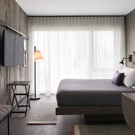 Moxy Downtown 3* Chicago
