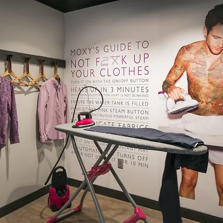 Moxy Downtown 3* Chicago