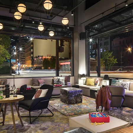 Hotel Moxy Downtown 3*