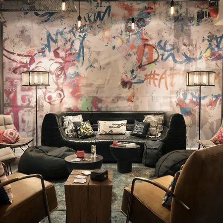 Moxy Downtown