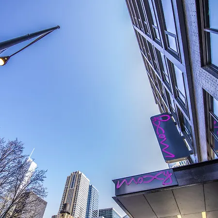 Hotel Moxy Downtown Chicago