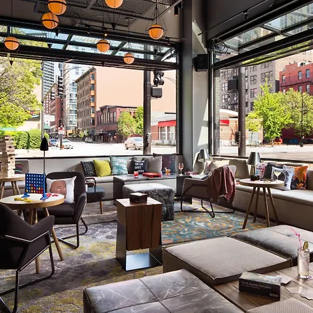 Moxy Downtown