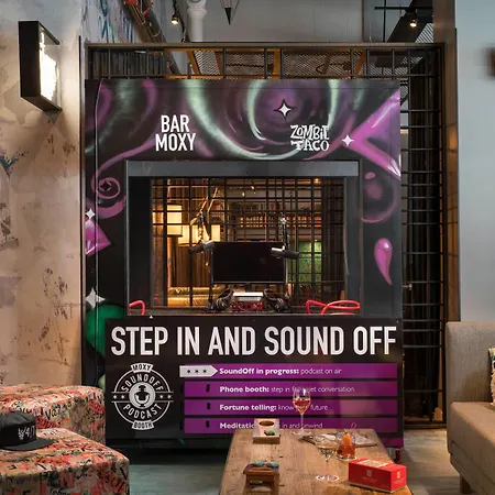 Hotel Moxy Downtown