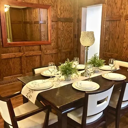 Gorgeous Wrigley Greystone Holiday home *