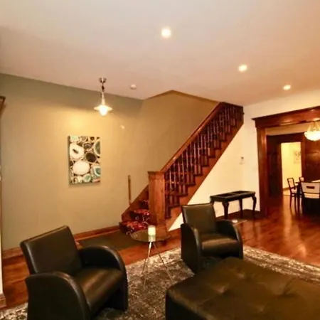 Gorgeous Wrigley Greystone Holiday home Chicago