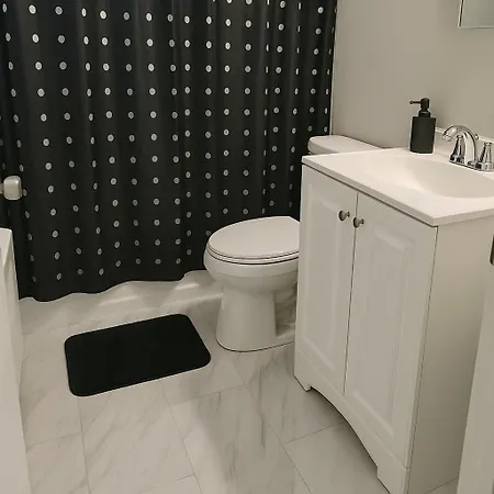 Cozy 2br Near Parks & Shops - Kimball A2 Apartment *