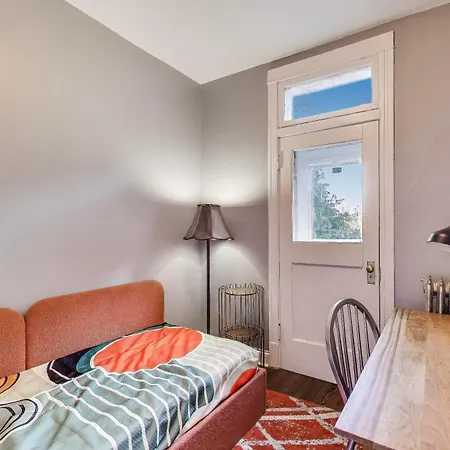 Edgewater Andersonville-area Close To Loyola Ez Parking *