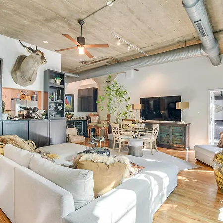 Extended Stay: Walk To Uic Campus & Train! Chicago