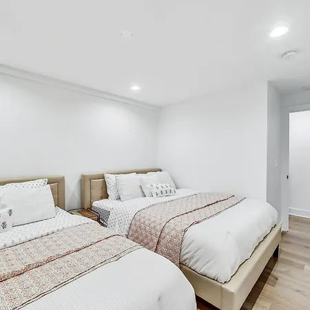 Apartment East Lincoln Park Gem Spacious 4 Br