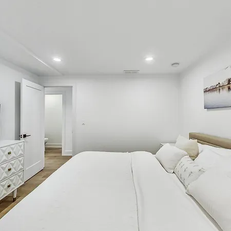 Apartment East Lincoln Park Gem Spacious 4 Br Chicago
