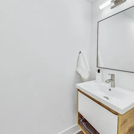 Apartment East Lincoln Park Gem Spacious 4 Br Chicago