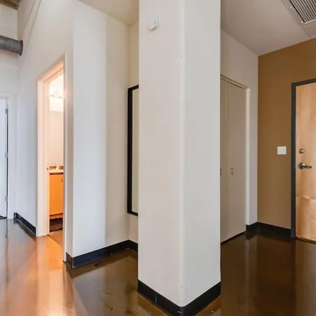 West Loop - Views With In & Out Parking 4 *