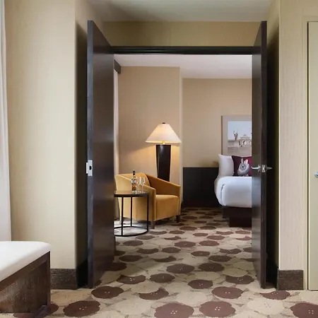 Hotel The Royal Sonesta River North 4*