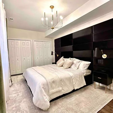 Apartment New! Spacious Art Deco Modern 5 Bd/3ba *